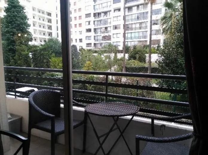 Centre Cannes Rouaze 0*,  צרפת